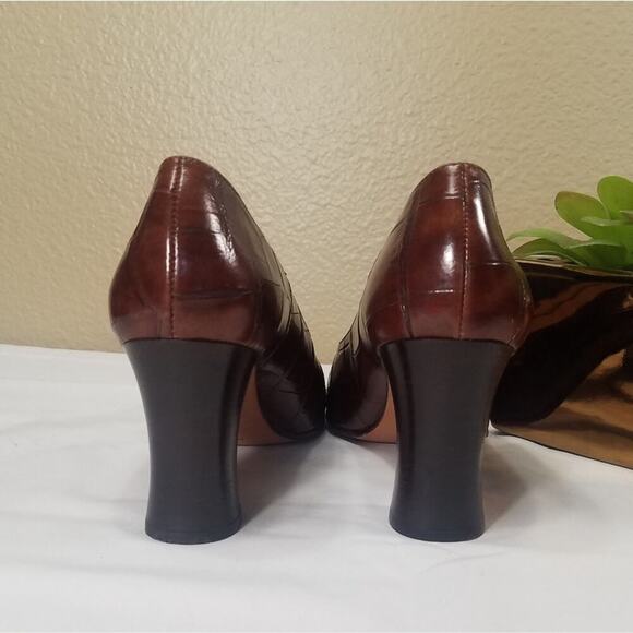 Joan & David Brown Pumps Size 6.5 Embossed Leather Round Toe Block Heel Padded - Picture 4 of 12